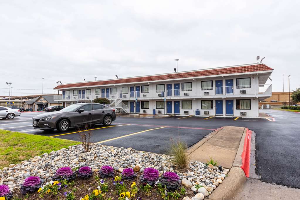 Motel 6 North Richland Hills TX - photo 4