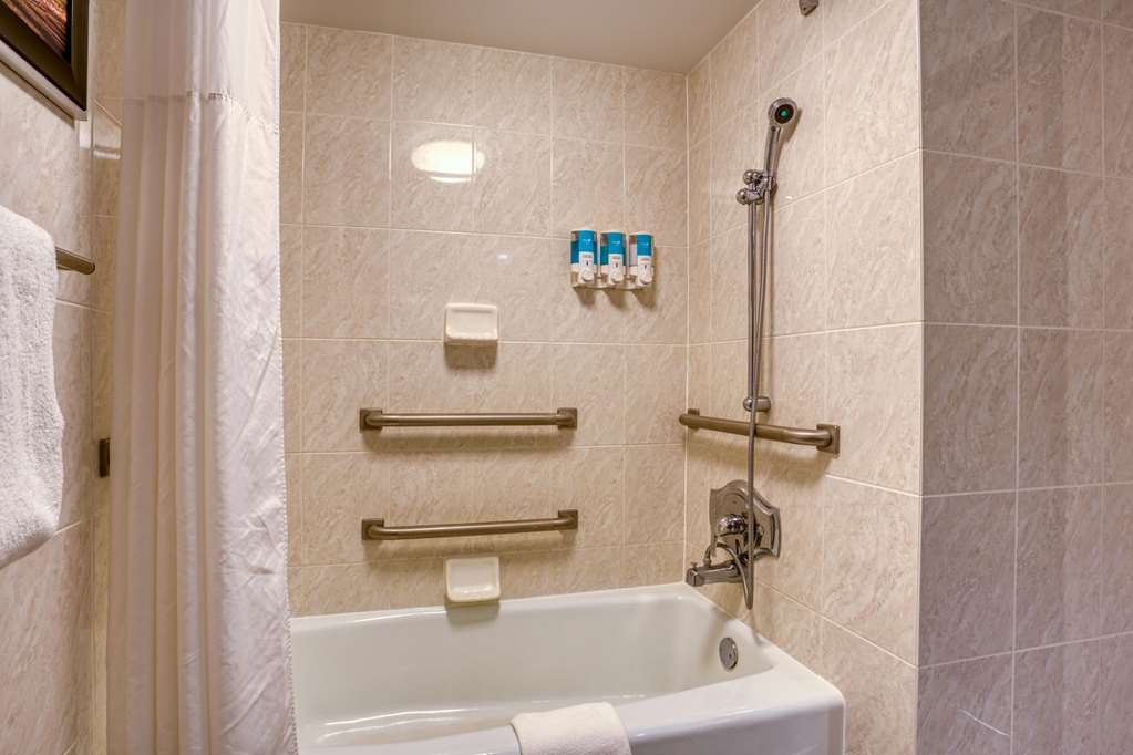 Drury Inn & Suites St. Louis Fairview Heights - photo 33