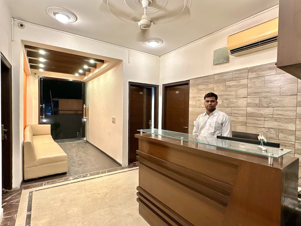 Skyline Stay - last minute hotel in Unknown City
