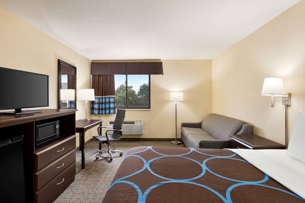 Super 8 by Wyndham Grove City - photo 29