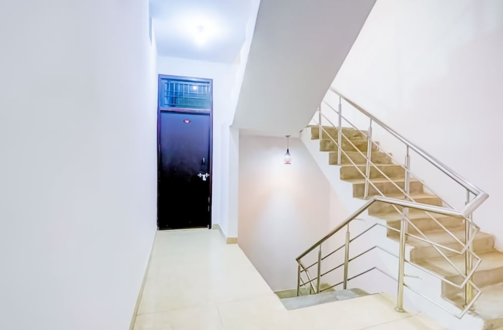 Roomshala 154 Hotel Atharv - last minute hotel in Noida