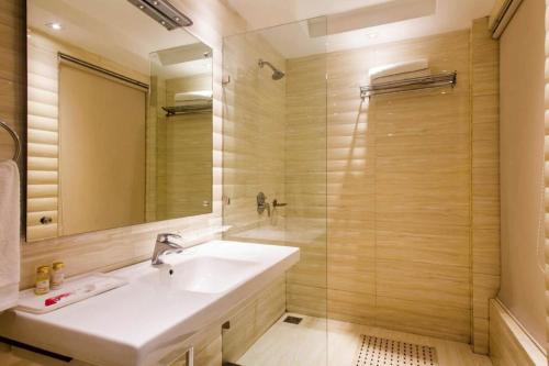 Red Leaf Boutique Hotel - last minute hotel in Mussoorie