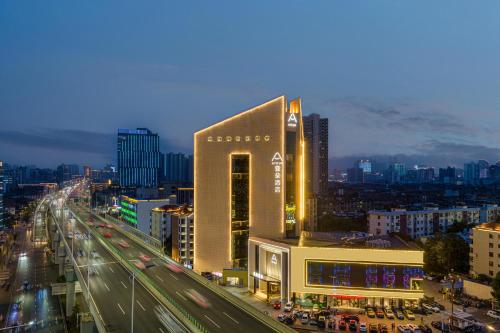 Atour Hotel Nanchang Bayi Square Provincial Television Station — 4-Star Luxury Hotel in Nanchang, People's Republic of China