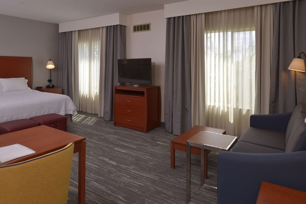 Hampton Inn & Suites Bakersfield North Airport - photo 6