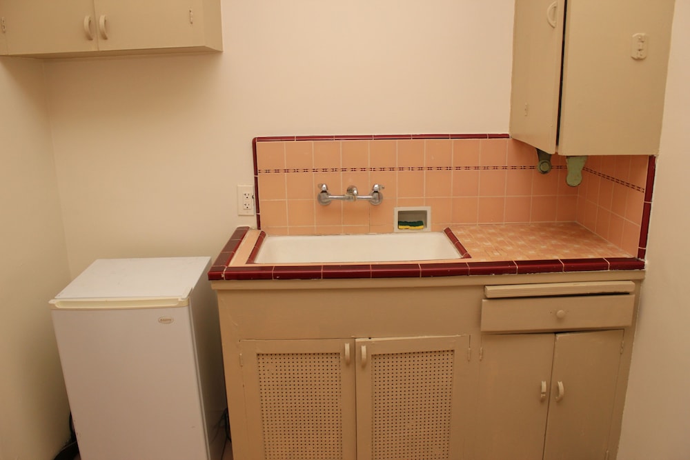La Siesta Motel - photo 21