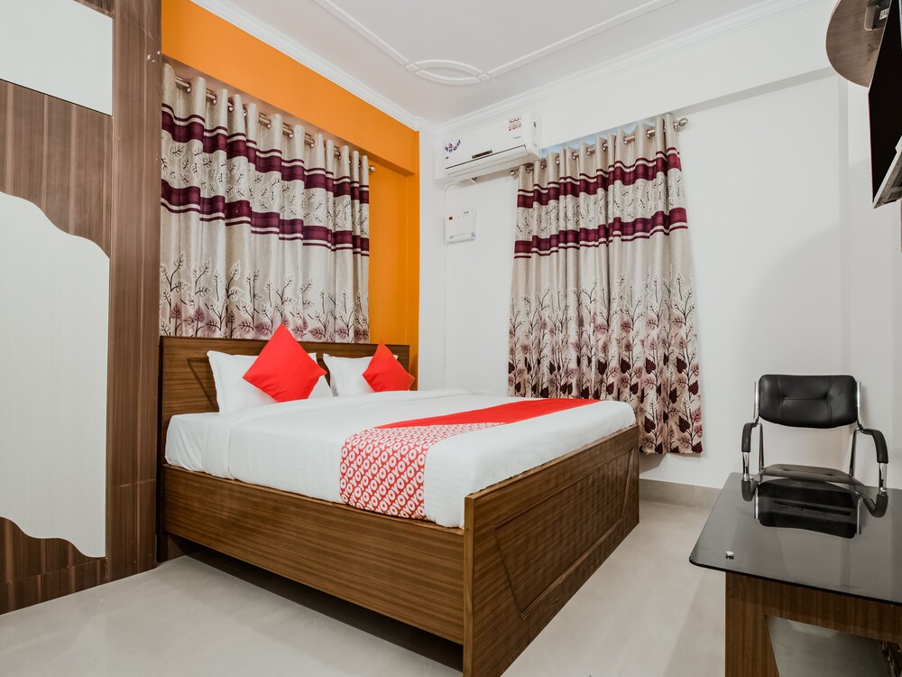 Oyo 27616 Hotel Mega Royal — Patna
