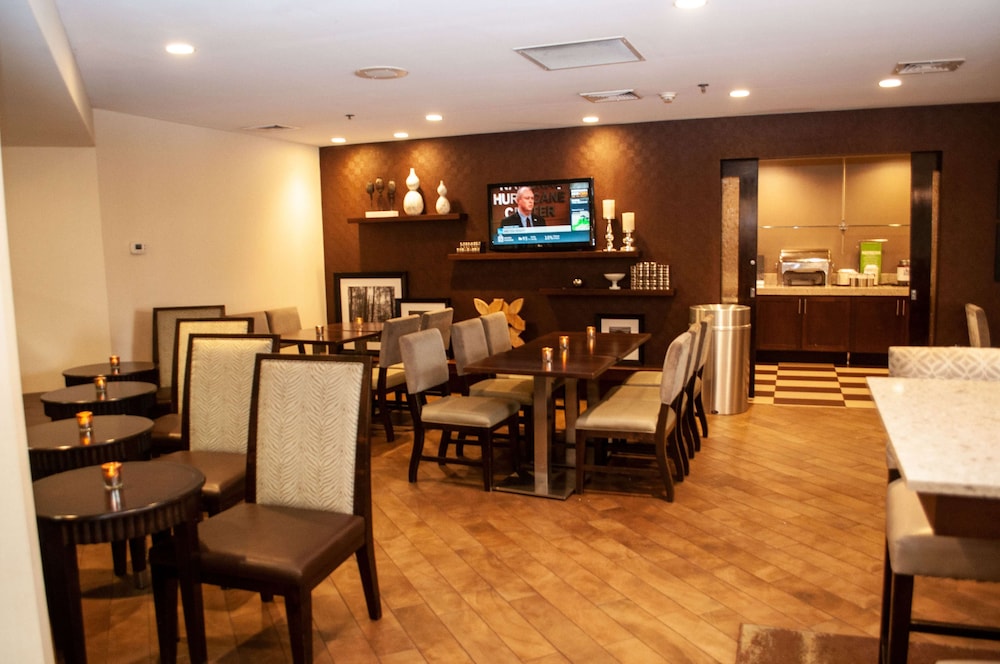 Hampton Inn Terre Haute - photo 34