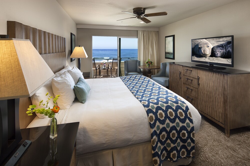 Cambria Landing Inn & Suites - photo 2