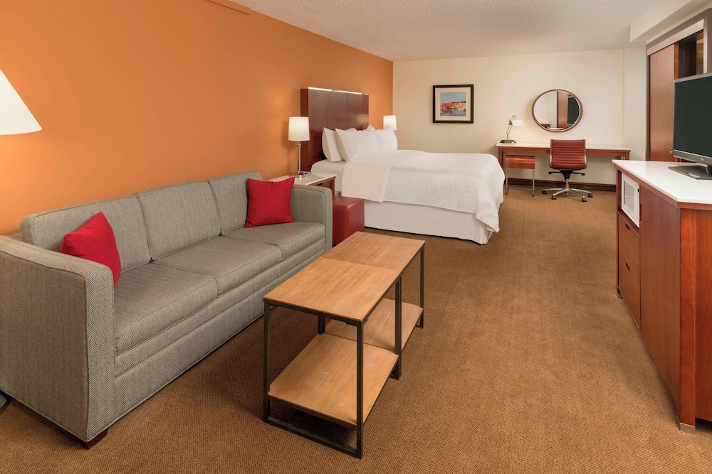 Four Points by Sheraton Boston Logan Airport Revere - photo 16