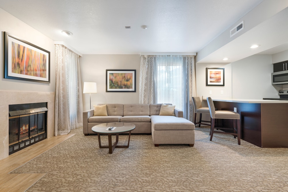Chase Suite Hotel Newark Fremont - photo 21