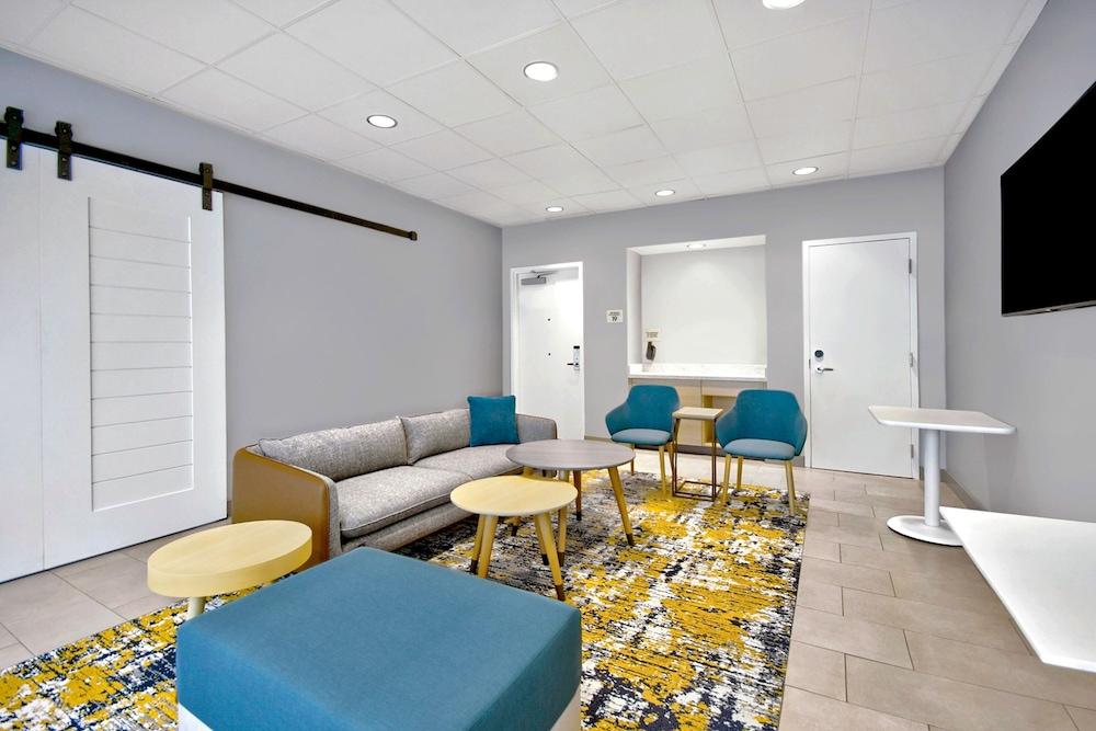 TownePlace Suites by Marriott Asheville West - photo 31