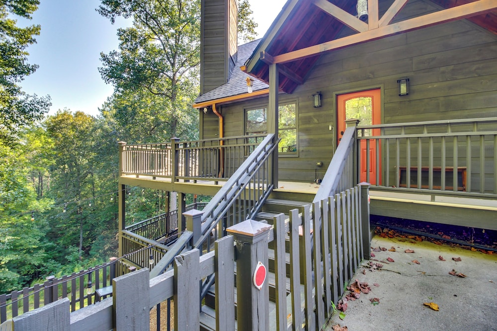 Spacious Ellijay Resort Home w Hot Tub - photo 25