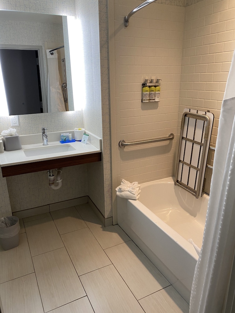 Holiday Inn Express Columbia by IHG - photo 32