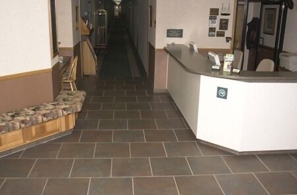 Beartooth Inn - photo 2