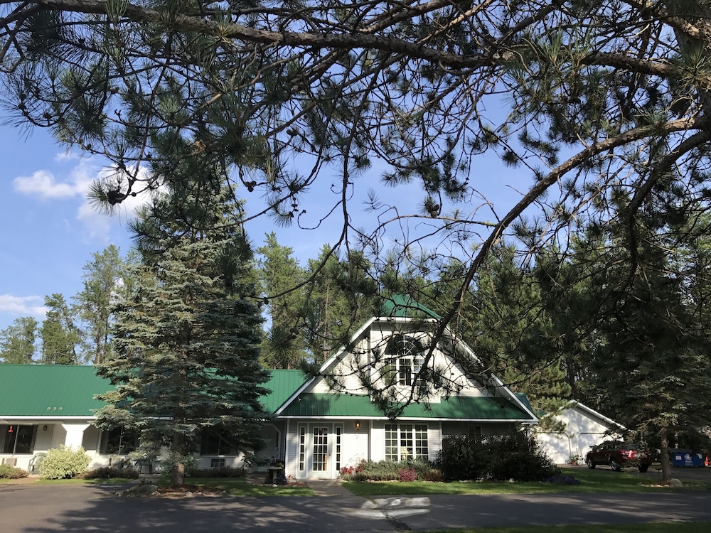 Northwoods Motel - photo 16