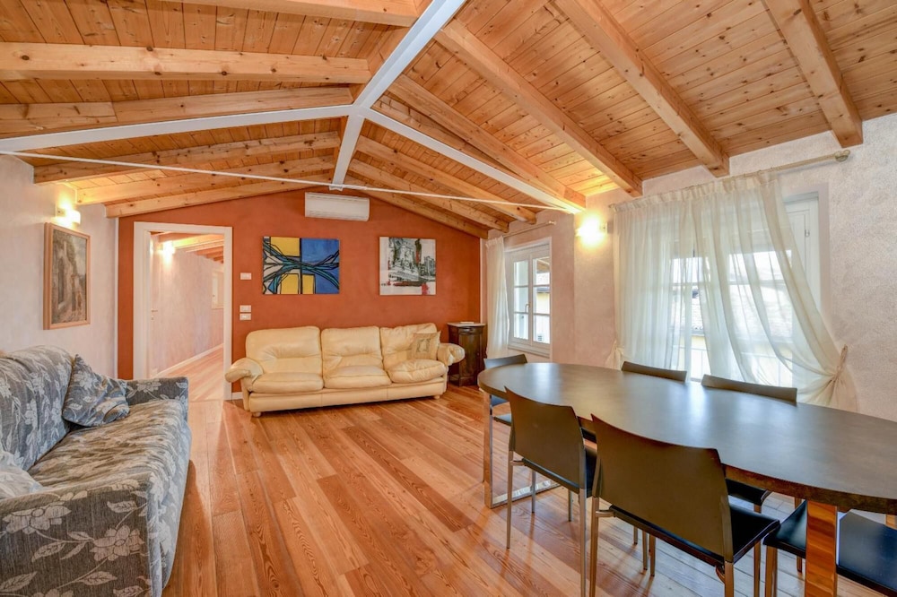 Barchi Resort Apartments Suites Villa Castello Panoramic Villa Castello — hotel in San Felice Del Benaco