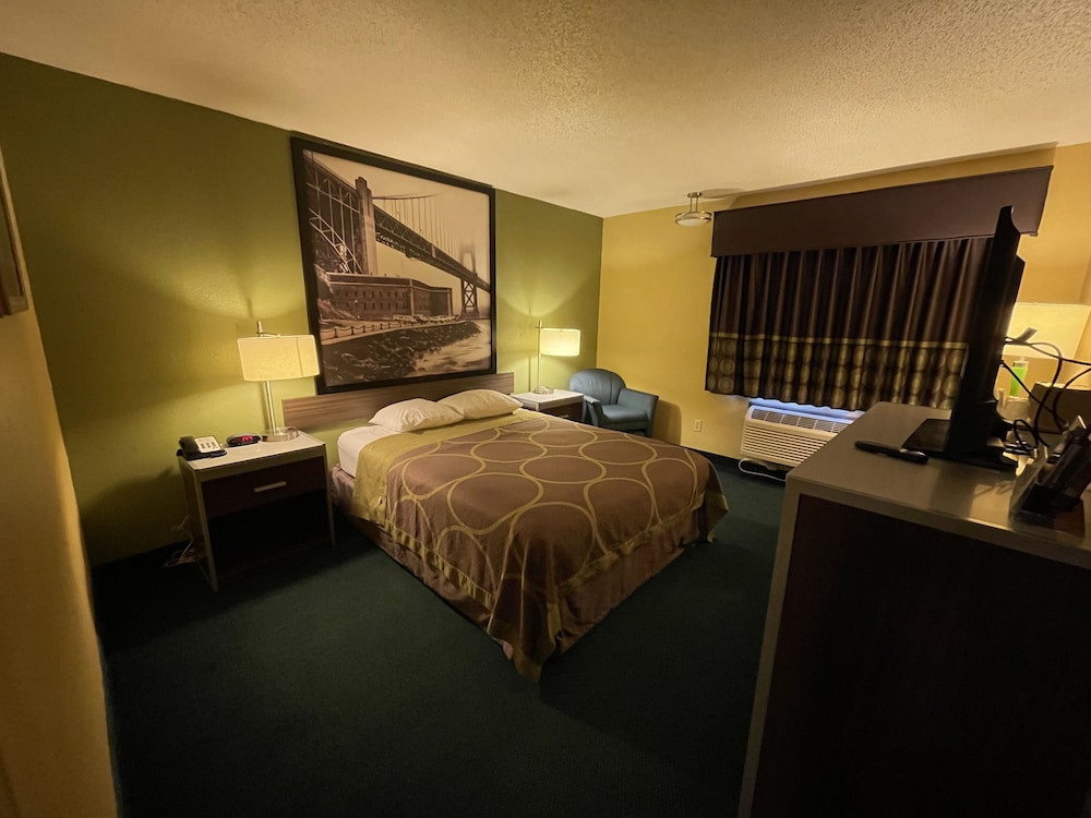 Super 8 by Wyndham Van Buren Ft. Smith Area - photo 7