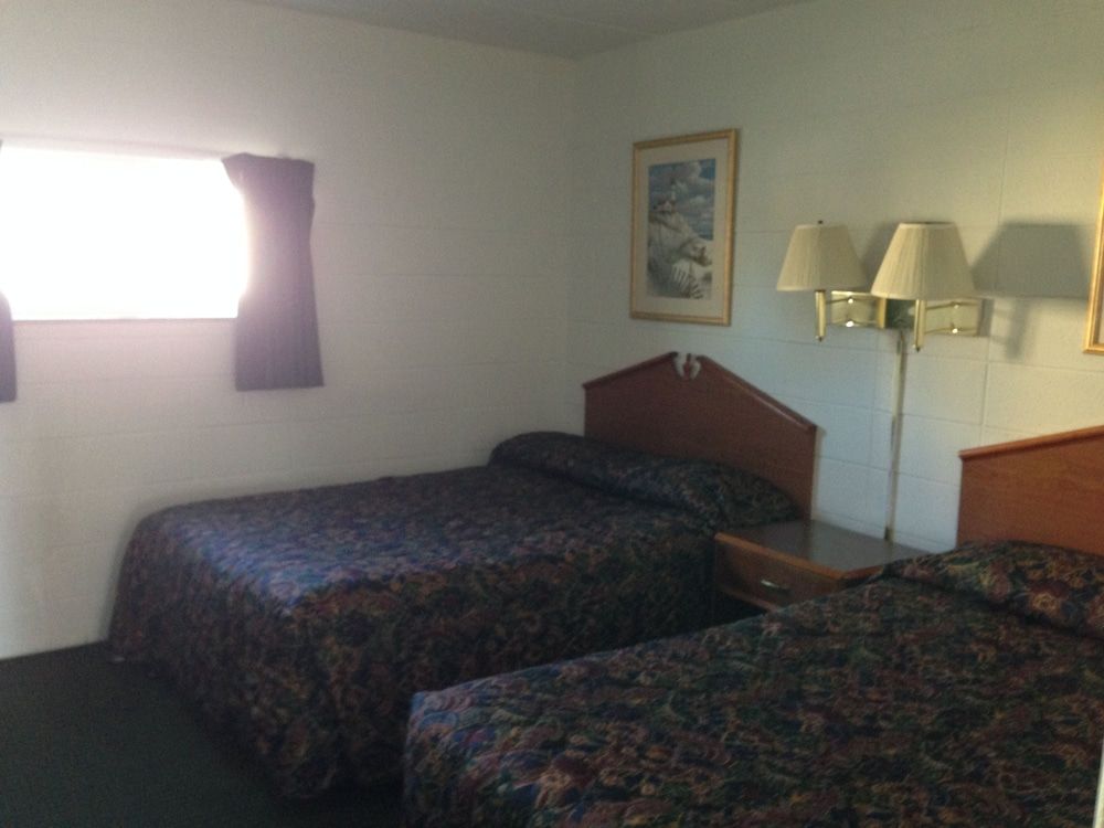 Beach Carousel Motel - photo 18