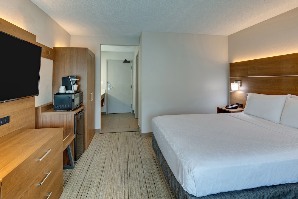 Holiday Inn Express W I40 Whitebridge Road by IHG - photo 7