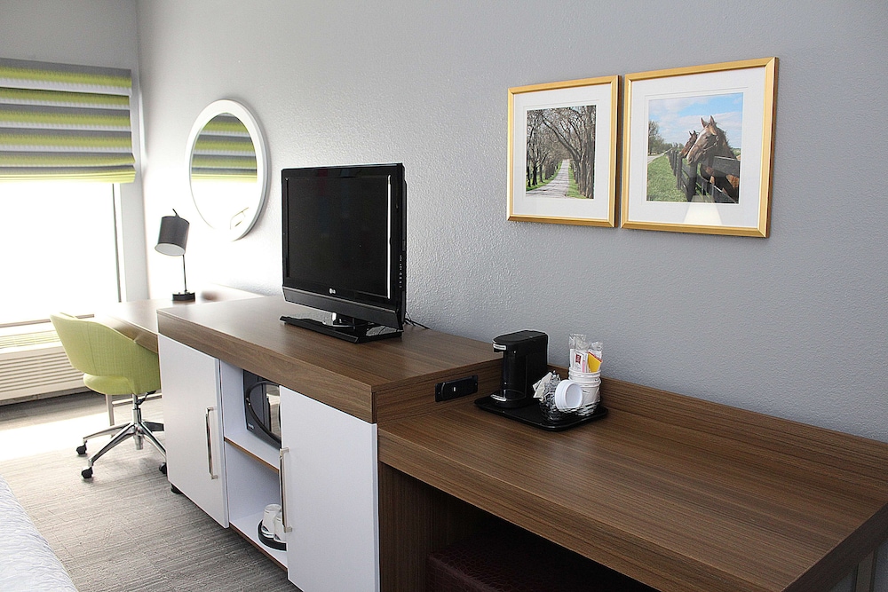 Hampton Inn Richmond - photo 8
