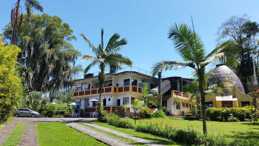 Hotel Faroazul RNT12633 in Santa Rosa De Cabal, Colombia