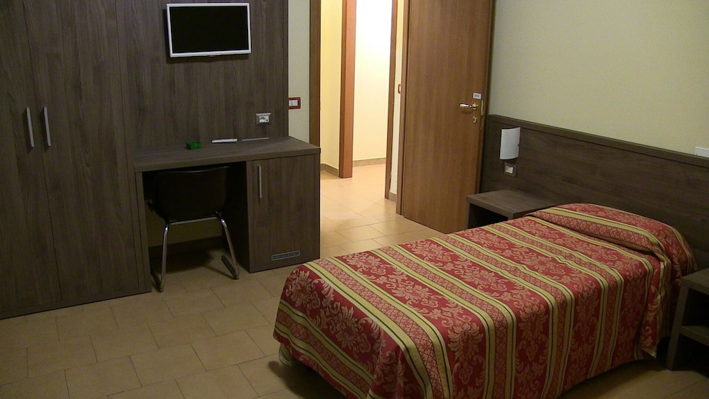 Hotel Due Pini — 4-Star Luxury Hotel in Melfi, Italy