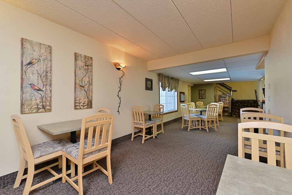 Super 8 by Wyndham Rapid City - photo 25