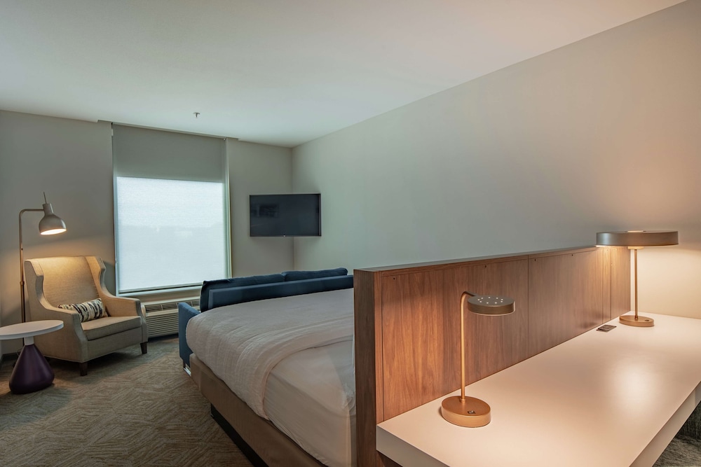 Hilton Garden Inn Dallas at Hurst Conference Center - photo 15