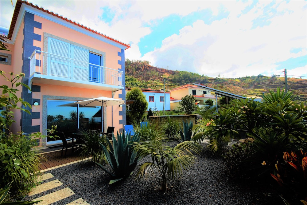 Pepe Villa — 4-Star Luxury Hotel in Calheta, Portugal