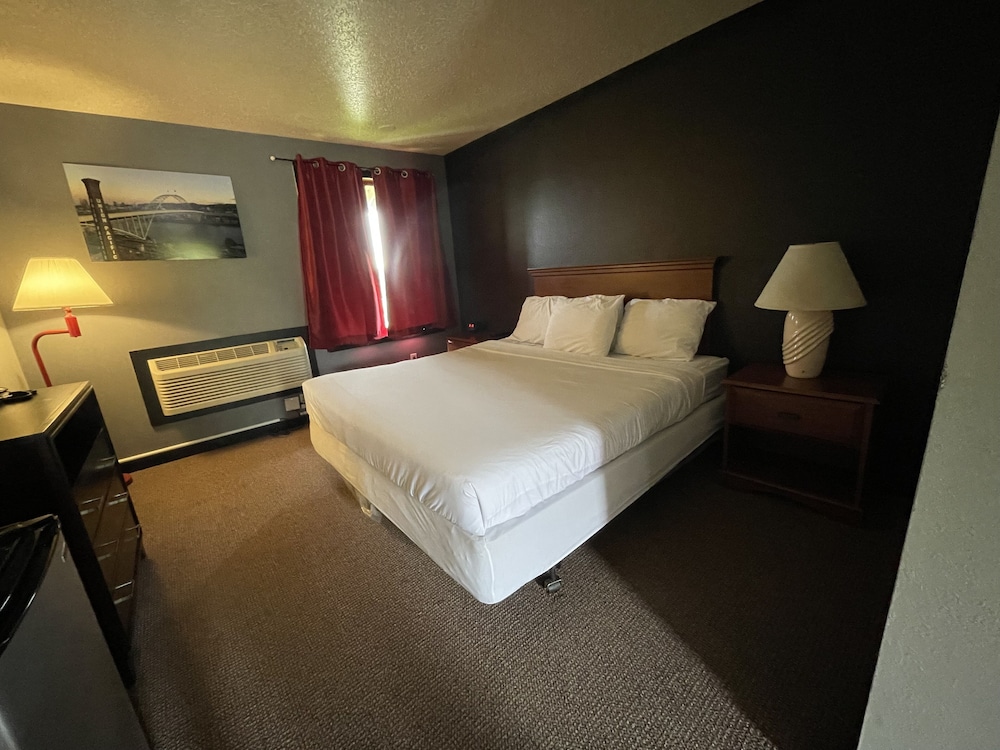 Sunnyside Inn & Suites - photo 44