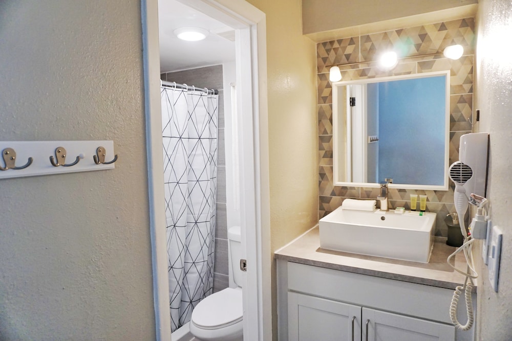 Pirates Cove Resort Studios - photo 19
