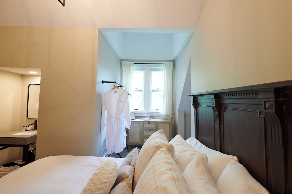 Inn At Pine Terrace - photo 5