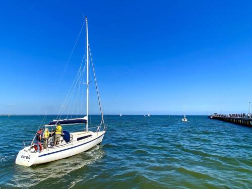Beach Rd Kids & Pet Friendly Free Parking - last minute hotel in Mordialloc