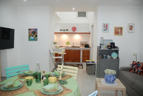 Casa Vacanze Toto Sapore — 4-Star Luxury Hotel in Torre Annunziata, Italy