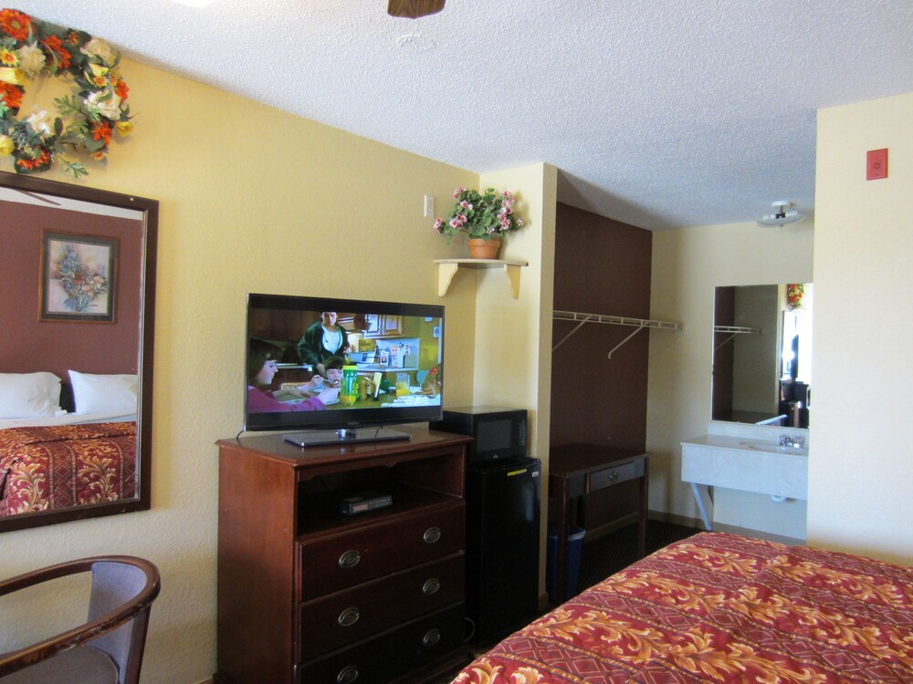 First Western Inn - photo 26