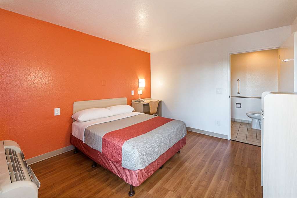 Motel 6 Mcallen TX - photo 5
