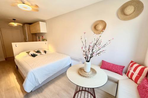 Studio Vieil Antibes All comfort & tasteful decoration in Antibes, France