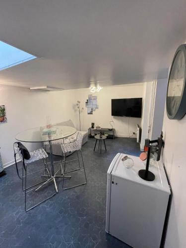 Joli Petit F1 Plein Centre Ville — Eu