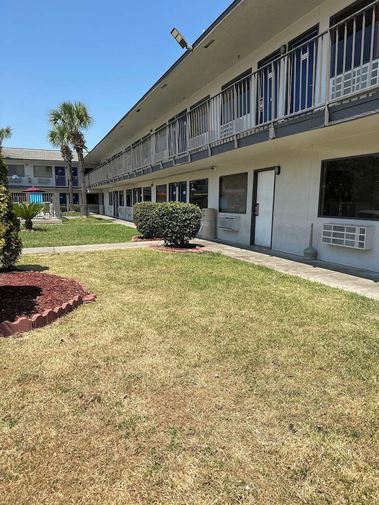 Motel 6 Gulfport - photo 29