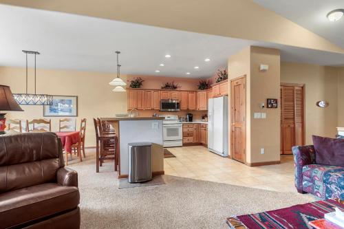 Lookout Ridge 45 by Great Western Lodging — Dillon — photo 2