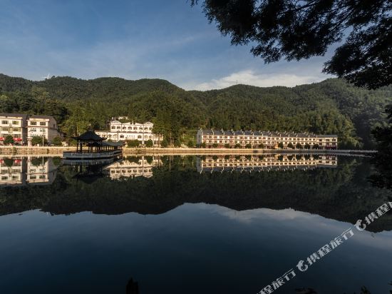 Longshan Hotel — hotel in Lianyuan