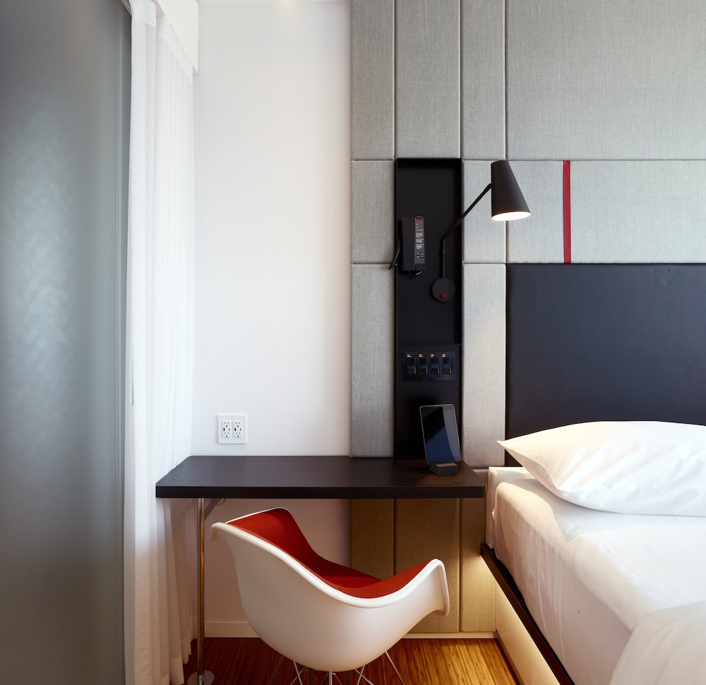 citizenM Seattle Pioneer Square - photo 13