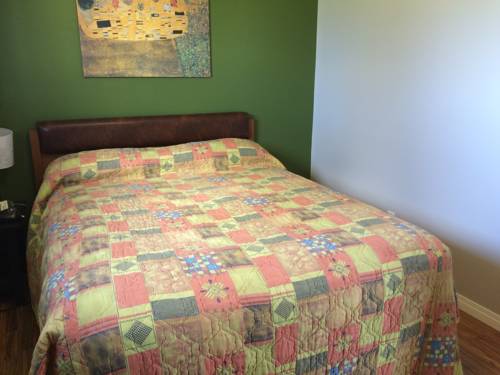 Sun Plaza Motel — Sundre — photo 2