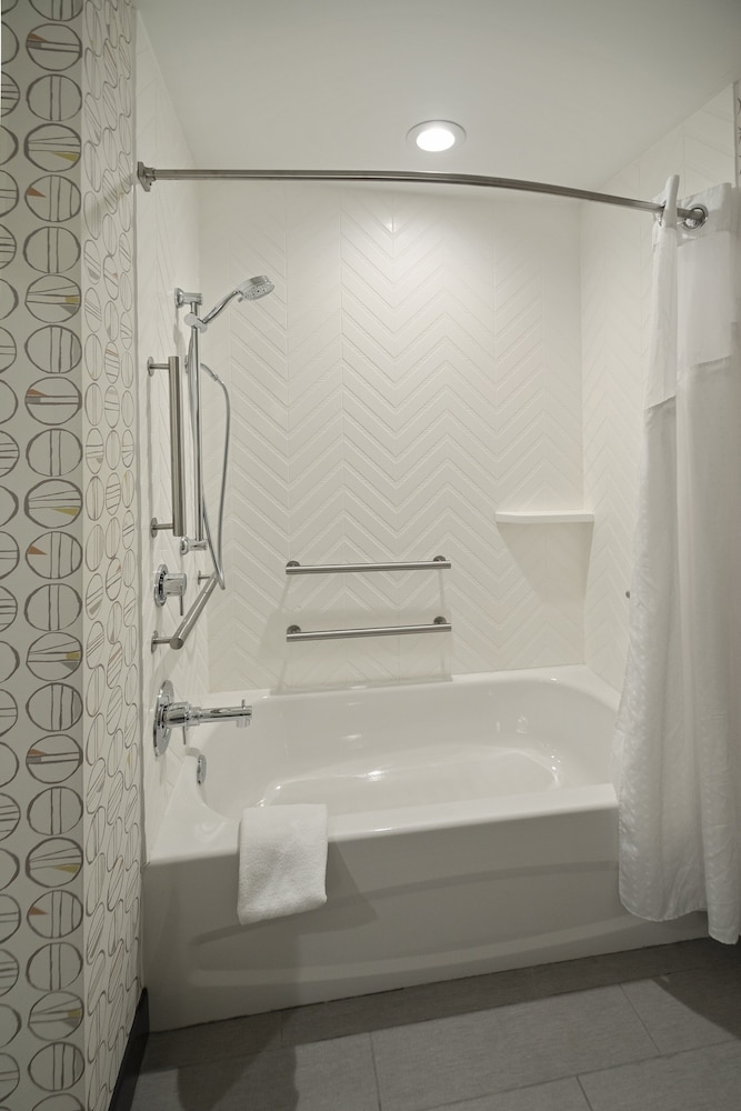 Holiday Inn & Suites Decatur Forsyth by IHG - photo 9
