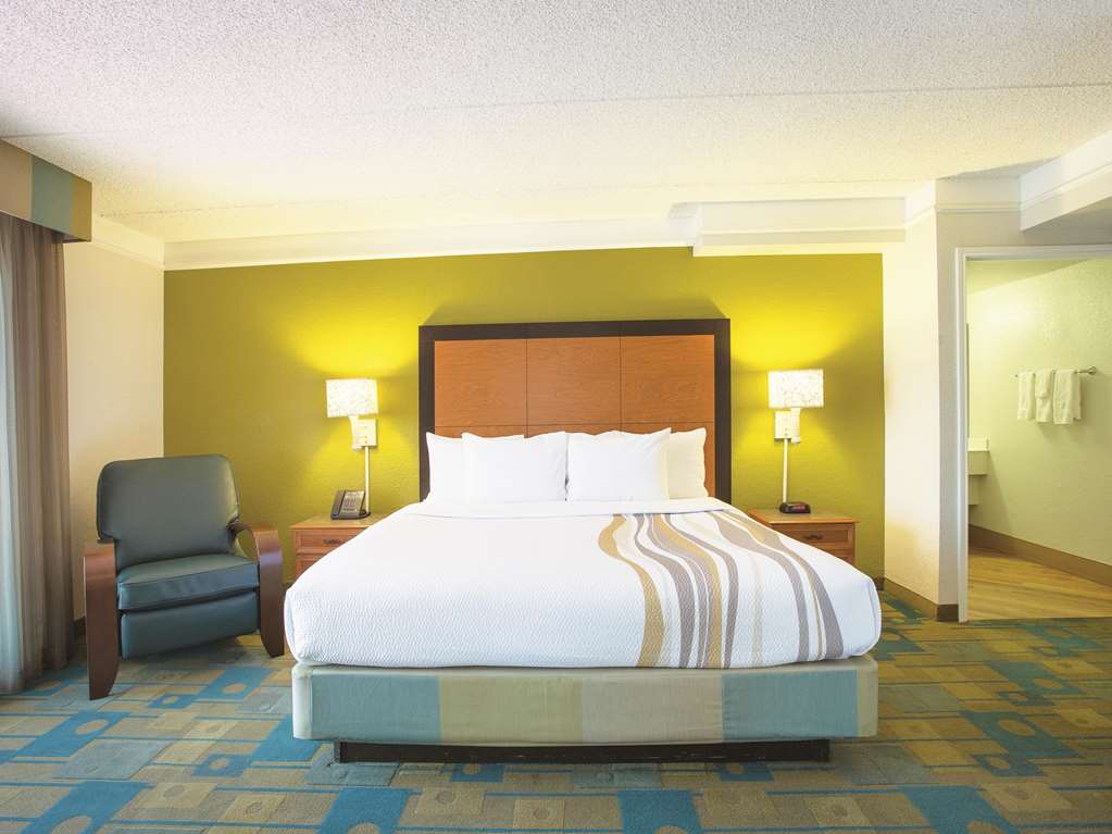 La Quinta Inn by Wyndham San Diego Chula Vista - photo 23