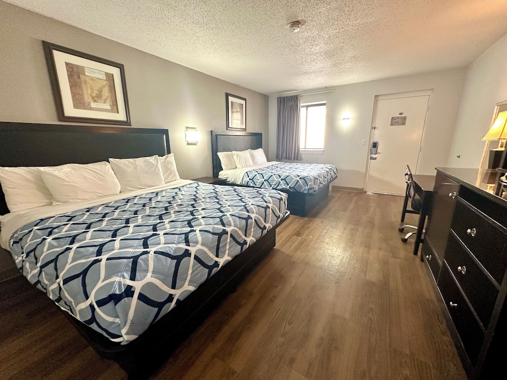 Red Carpet Inn Norwalk - photo 16