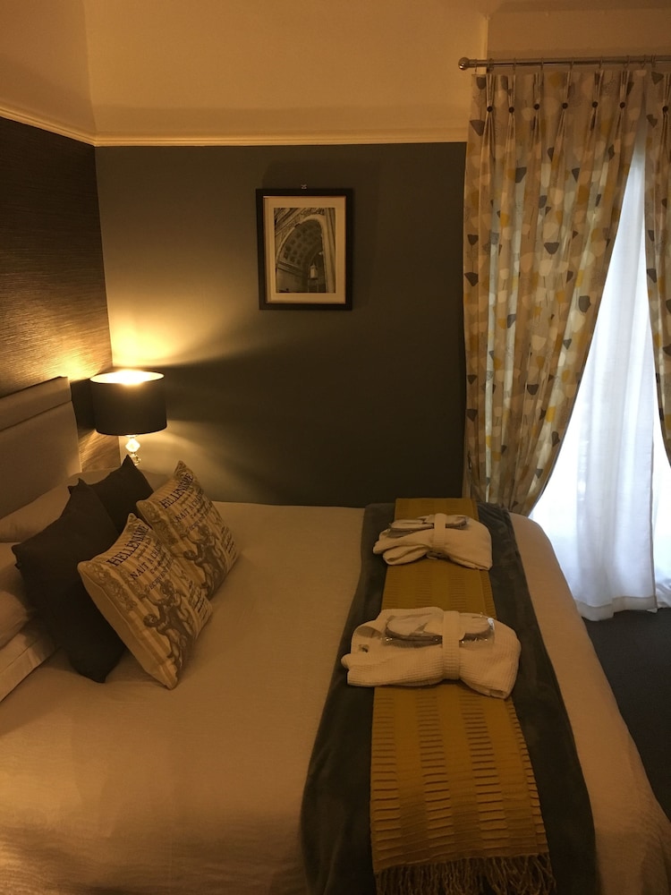 Worth House — 4-Star Luxury Hotel in Cambridge, United Kingdom