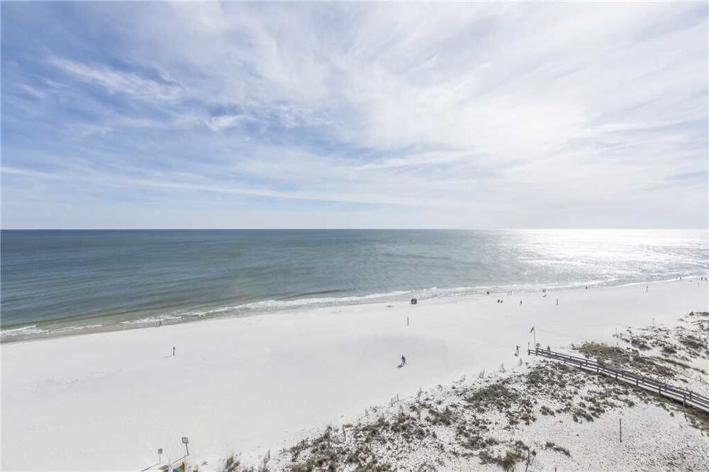 Island Tower 1001 3 Br condo by RedAwning - photo 34