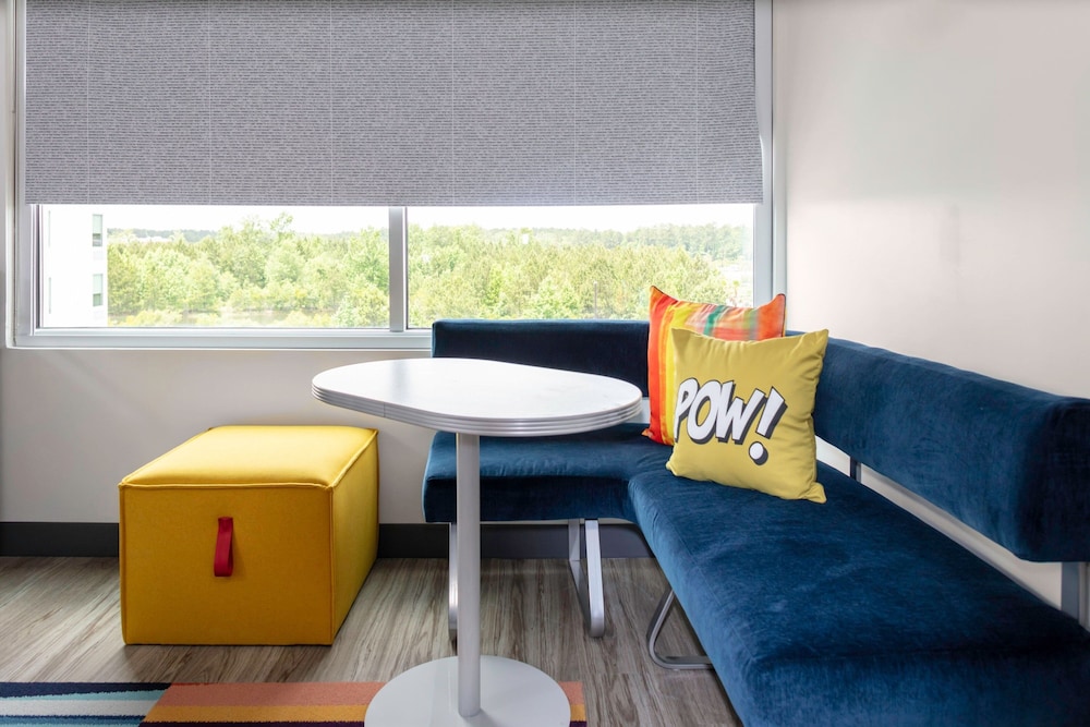 Aloft Savannah Airport - photo 10
