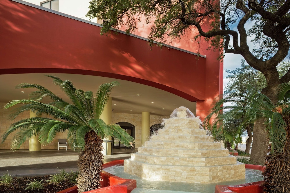 DoubleTree by Hilton San Antonio Downtown - photo 34